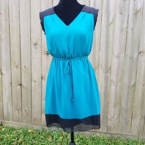 SWEET STORM SLEEVELESS MIDI DRESS SIZE MEDIUM